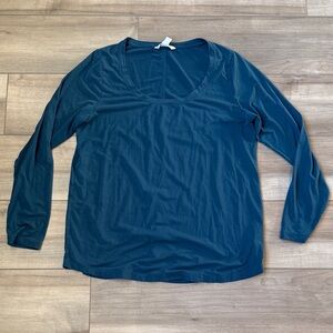 Athleta Long Sleeve Scoop Neck Tshirt